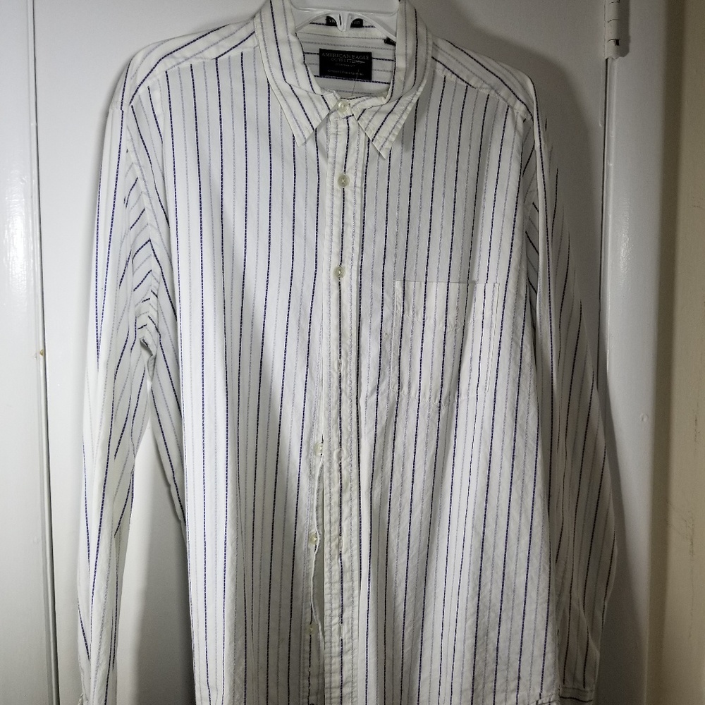 American Eagle button up shirt